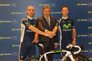 Juan Jose Cobo and Alejandro Valverde flank Movistar manager Eusebio Unzue.