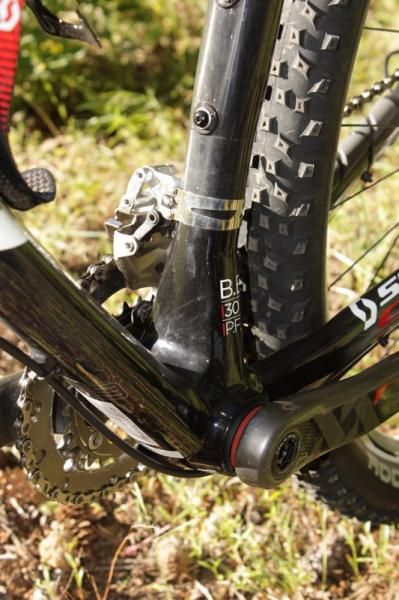 The PF92 bottom bracket offers an oversized attachment for the down tube, seat tube and most importantly chainstays.