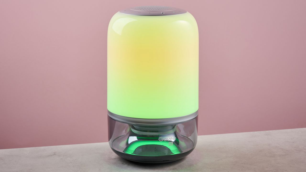 The Govee Table Lamp 2 Pro x Sound by JBL is displaying and gradient of green and yellow.