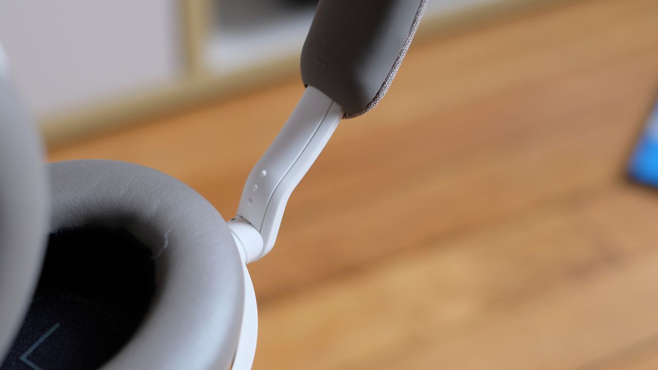 Photograph of Sennheiser Momentum 5 headphones