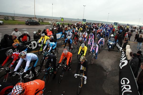 A wet, miserable peloton at the start of Tirreno-Adriatico.