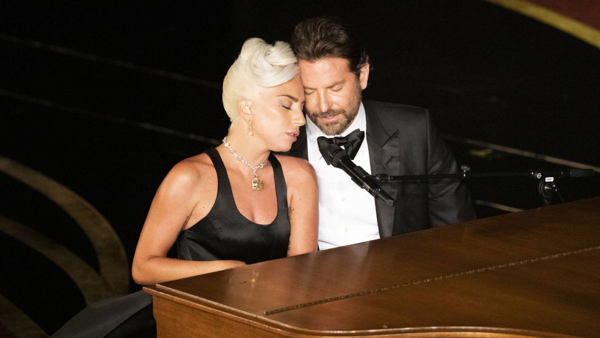 Lady Gaga dit qu'elle "voulait que les gens croient" qu'elle était amoureuse de Bradley Cooper