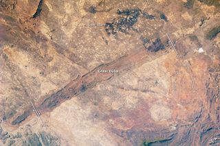 great-dike-zimbabwe-image-101011-02