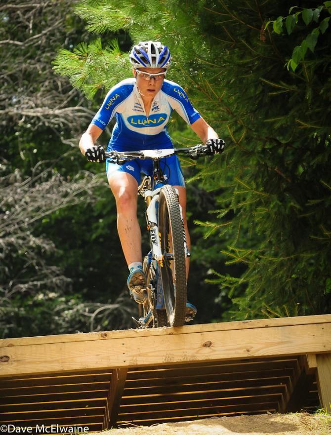 Georgia Gould (Luna Pro Team) chasing Davison on lap one