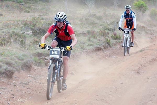 Sam Robertson leads Scott Lohrey.