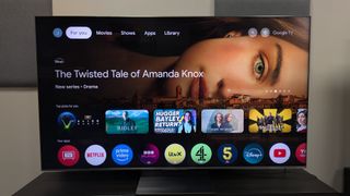 TCL C8K met Google TV homescherm
