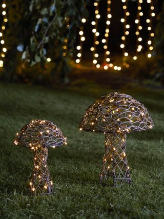 lawn decoration ideas: light up mushrooms from lights4fun