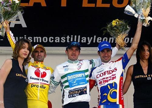 The final podium - (L to R) Leonardo Piepoli (Saunier Duval-Prodir, 2nd), Yaroslav Popovych (Discovery Channel, 1st) and David Moncoutie (Cofidis, 3rd).