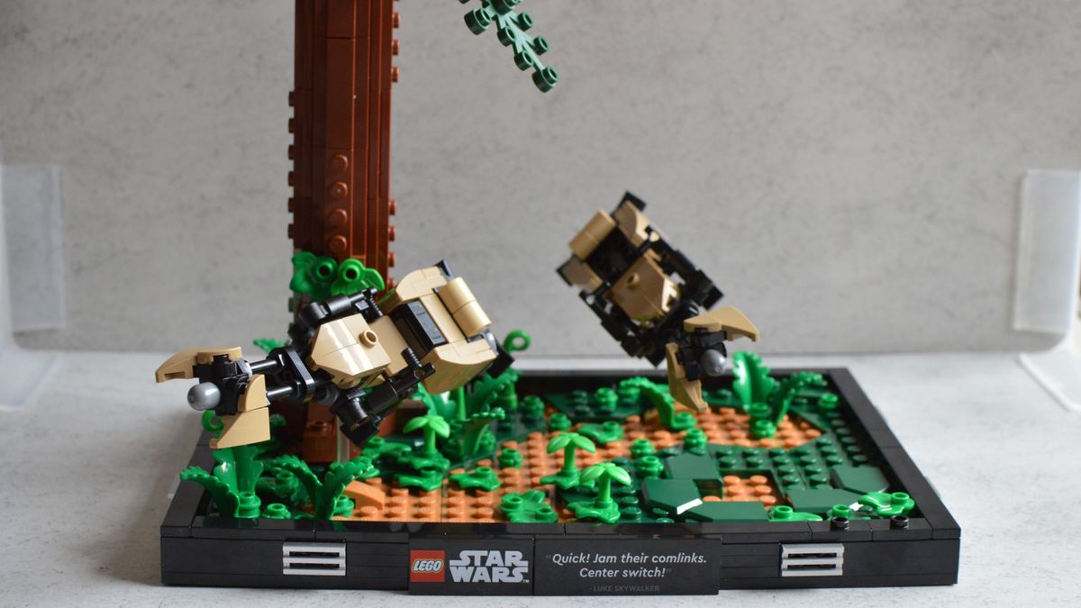 Lego Star Wars Endor Speeder Chase Diorama