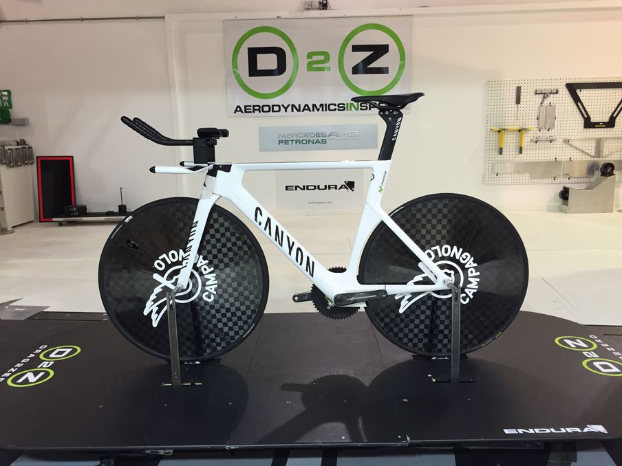 Alex Dowsett (Movistar) will attempt the Hour Record on a modified Canyon