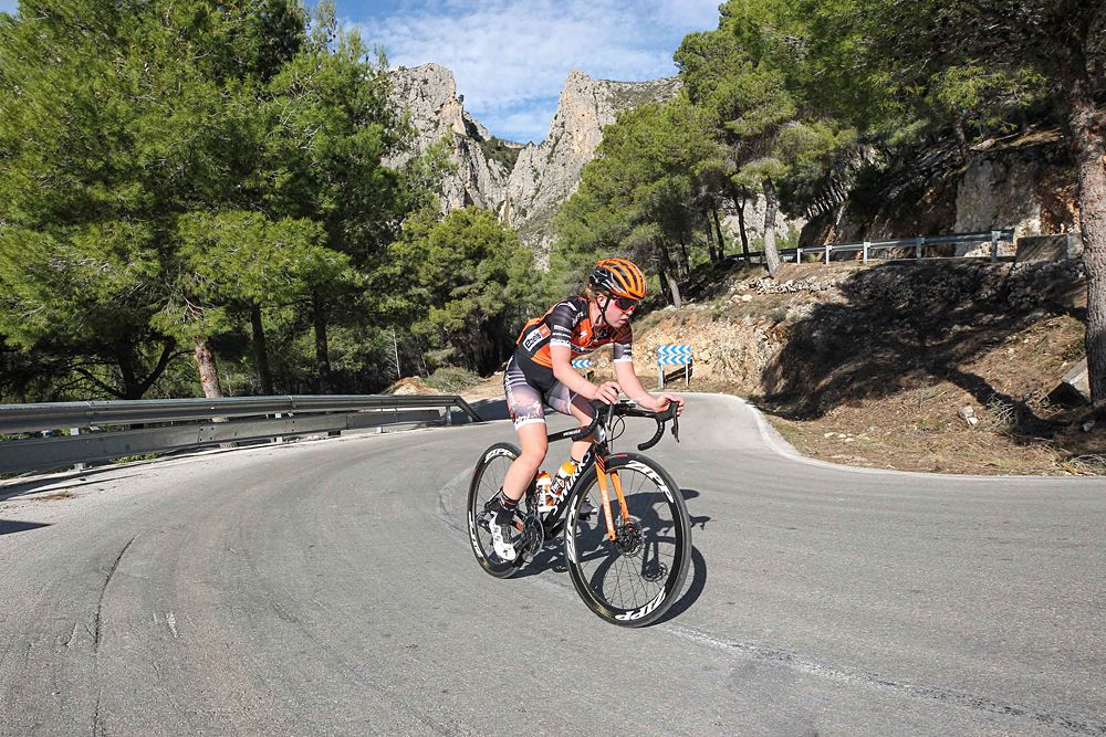 Boes Dolmans reveals new orange and black striped jersey for 2020