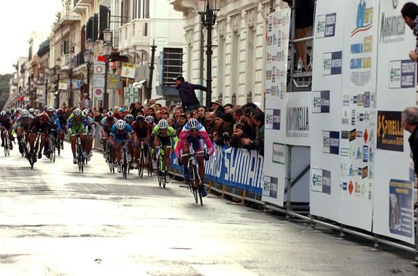 Nobody could match the speed of Alessandro Petacchi (Lampre - Farnese Vini).