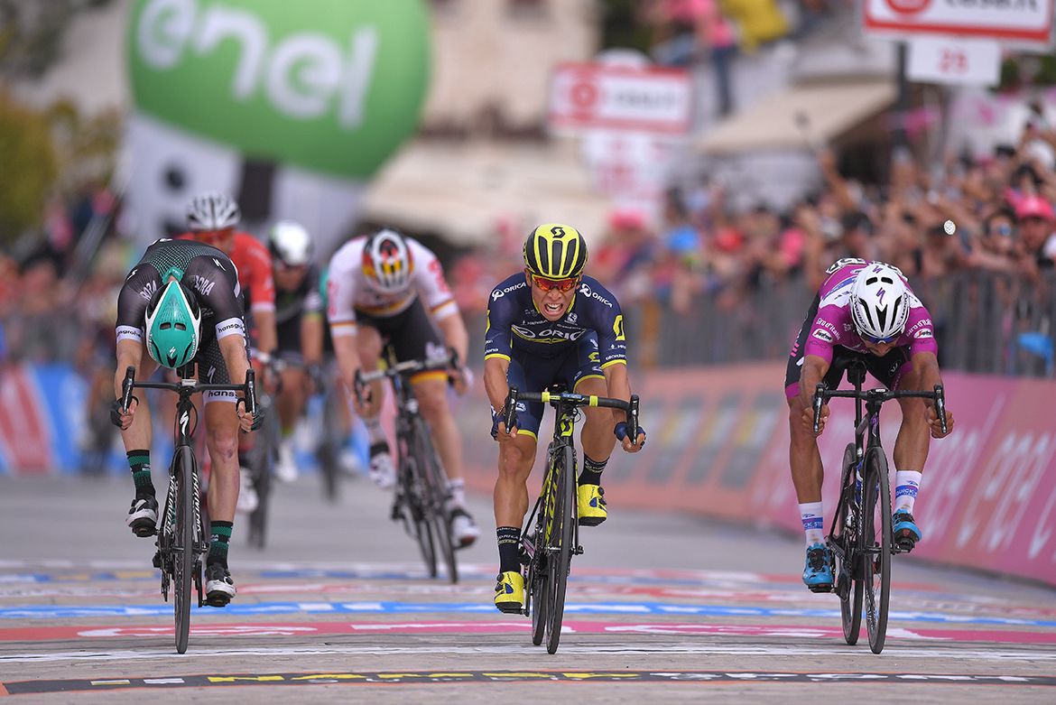 Caleb Ewan wins stage 7 of the Giro d'Italia.