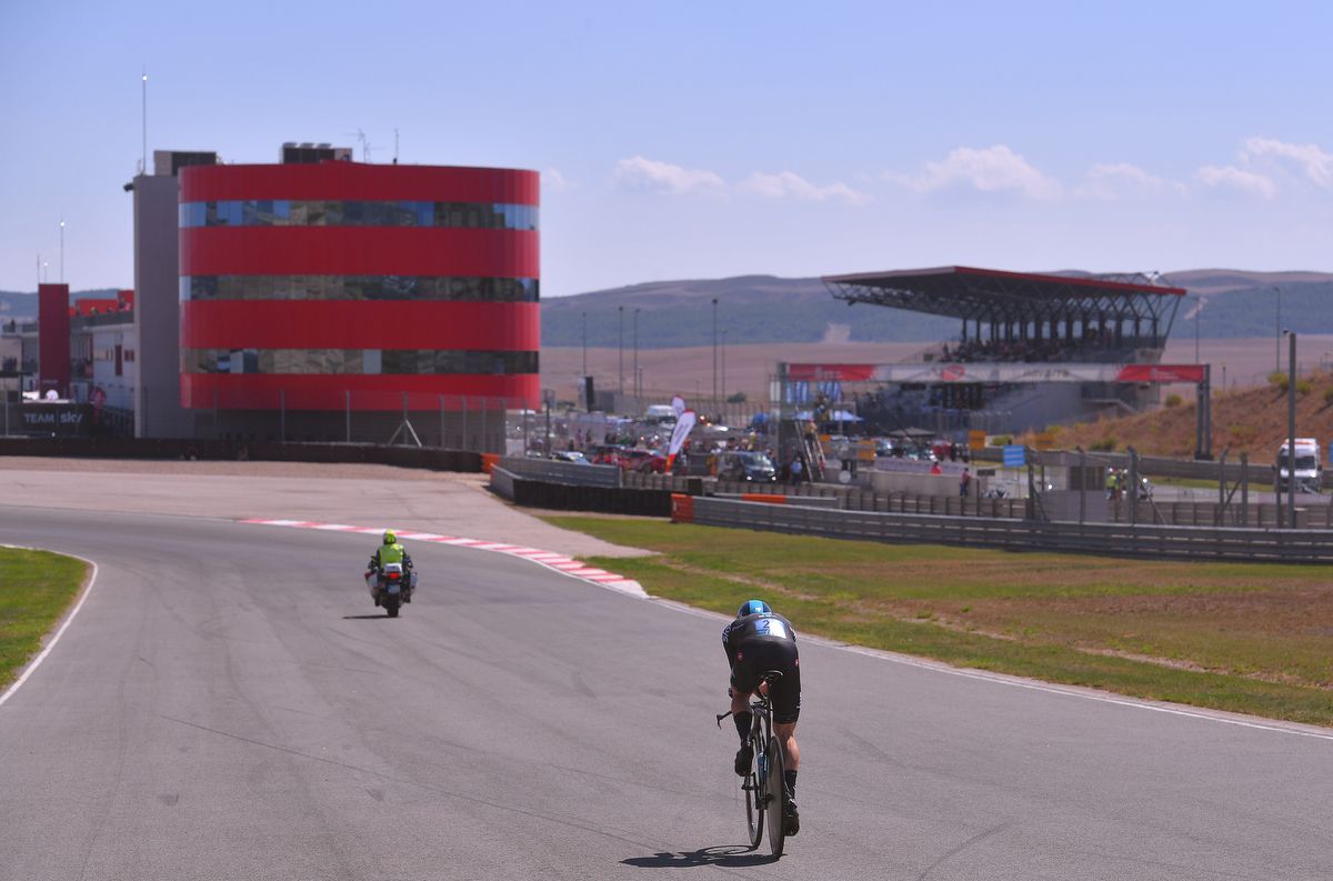 Sal Puccio tries to chase down the moto on the circuit