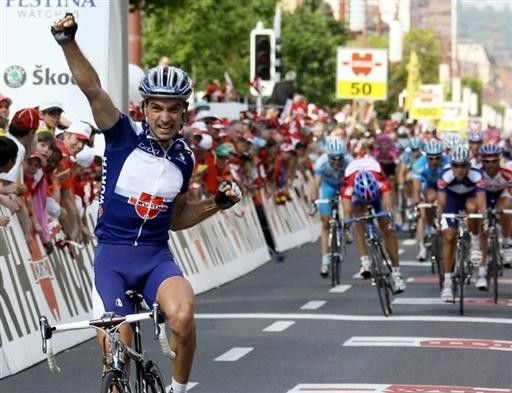 Angel Vicioso (W&uuml;rth) punches the air with delight.
