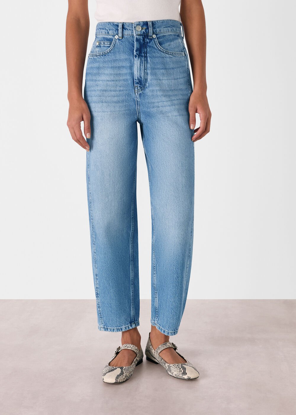 Light Wash Authentic Barrel Leg Jean