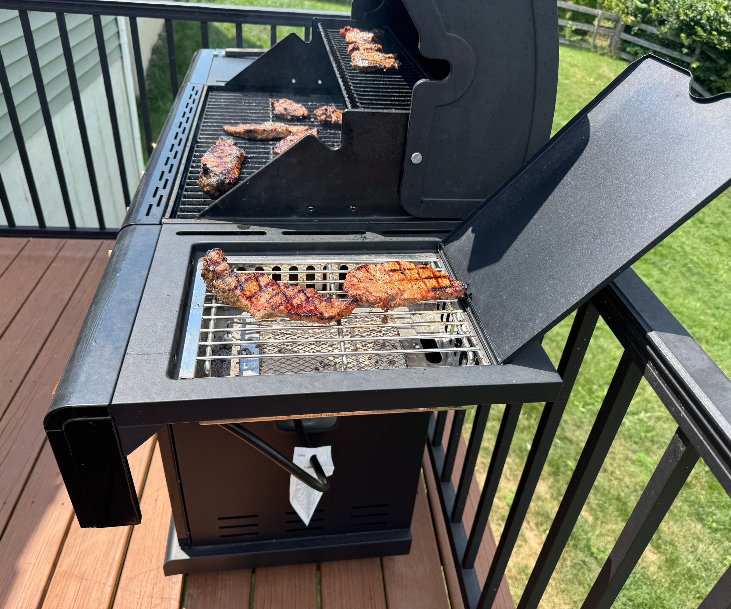 Kenmore 4 Burner Gas Grill with searing side burner