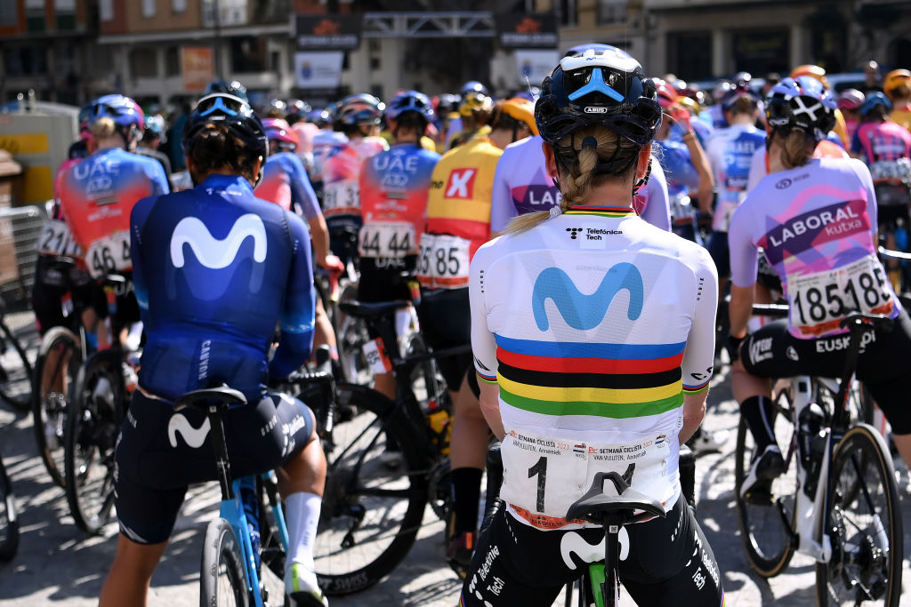 Annemiek van Vleuten wears number 1 at the Volta Comunitat Valenciana Fèmines