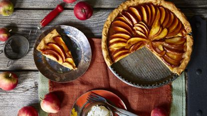 Caramel and apple tart