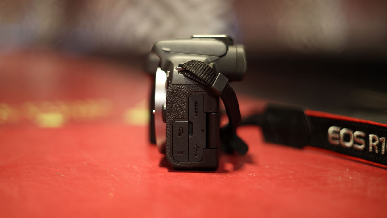 Canon EOS R10