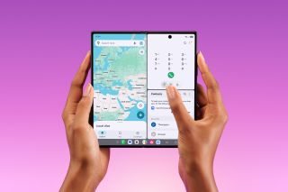 multiasking on the large display of the Samsung Galaxy Z Fold8 Ultra
