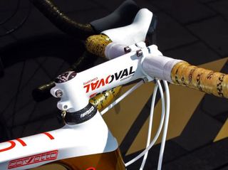 Fuji's parent company also owns Oval Concepts so it's no surprise to see team bikes so-equipped.