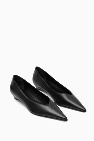 COS POINTED LEATHER KITTEN-HEEL PUMPS
