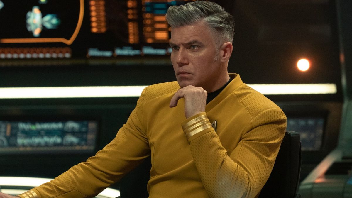 Star Trek’s Anson Mount Reveals The Acting Trick He Learned From Watching William Shatner’s Captain Kirk