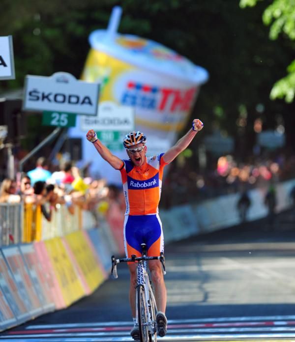 Pieter Weening (Rabobank) wone alone after a well-timed attack