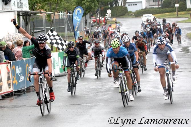 Jasper Stuyven (Bontrager Cycling Team) takes the win just ahead of Guillaume Boivin (Canadian National Team)