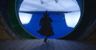 Making the VFX of Wicked; a woman on a blue screen and then in a CGI fantasy film scene