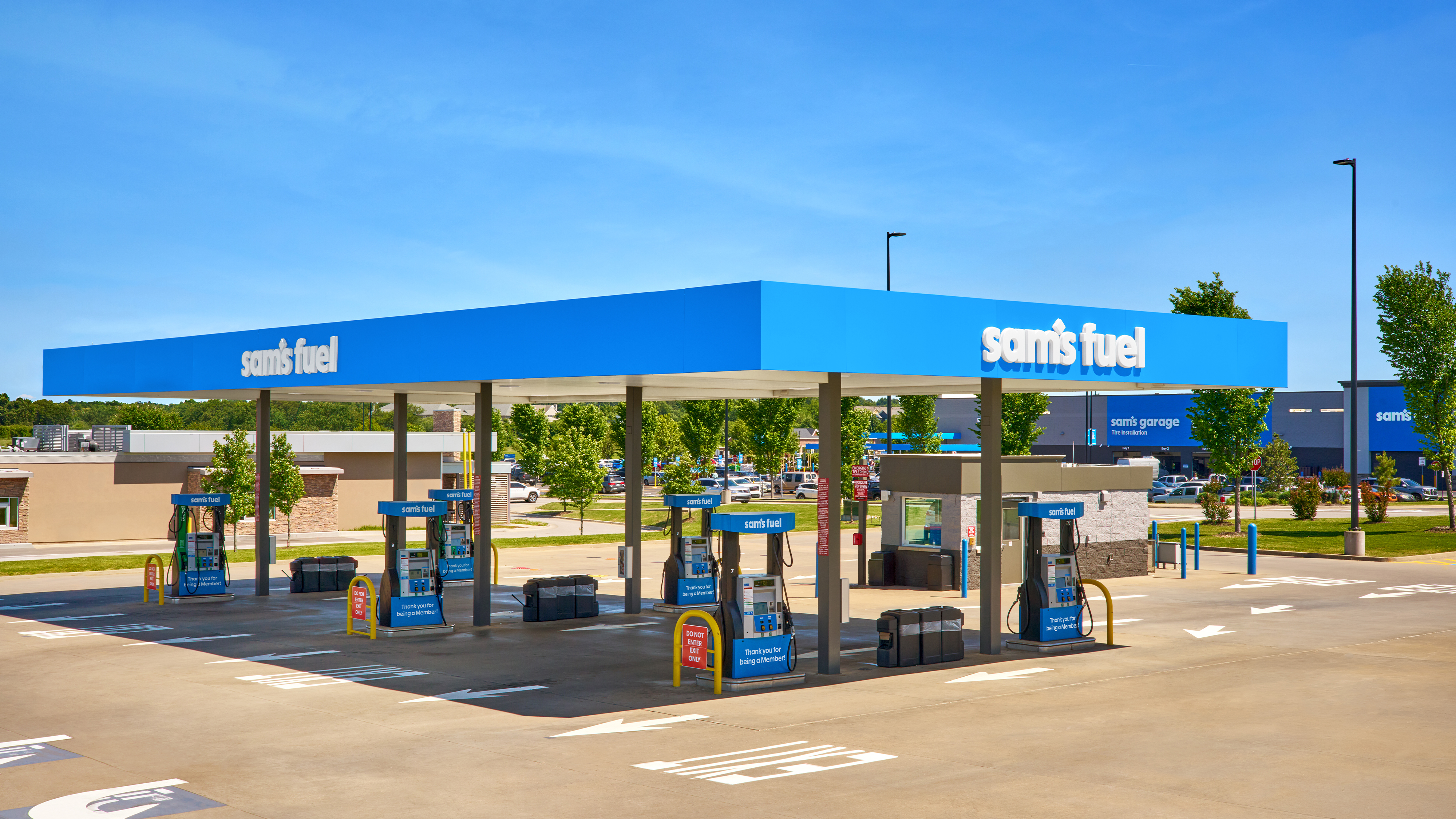An exterior photo of a Sam&amp;rsquo;s Club Fuel Station on a beautiful sunny day.