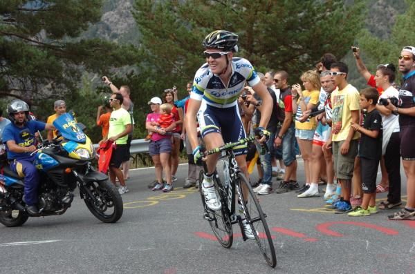 Cameron Meyer (Orica-GreenEdge) checks his gap on the final climb