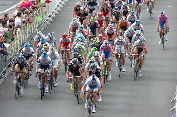 FDJ opens up the sprint