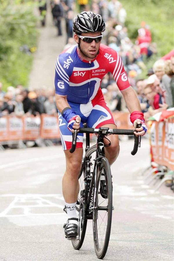 Mark Cavendish set the pace in the opening few laps