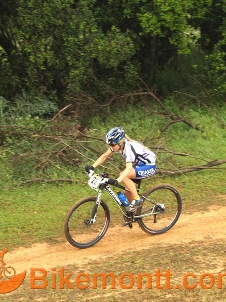 Elisa Garcia flies along in the lead.