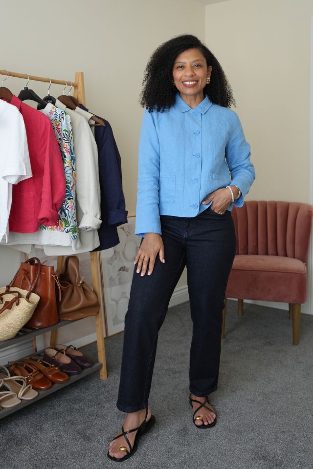 Best Petite Cropped Jeans @eleanorbarkes wearing Seasalt Cornwalls cropped jeans, a blue shirt and sandals