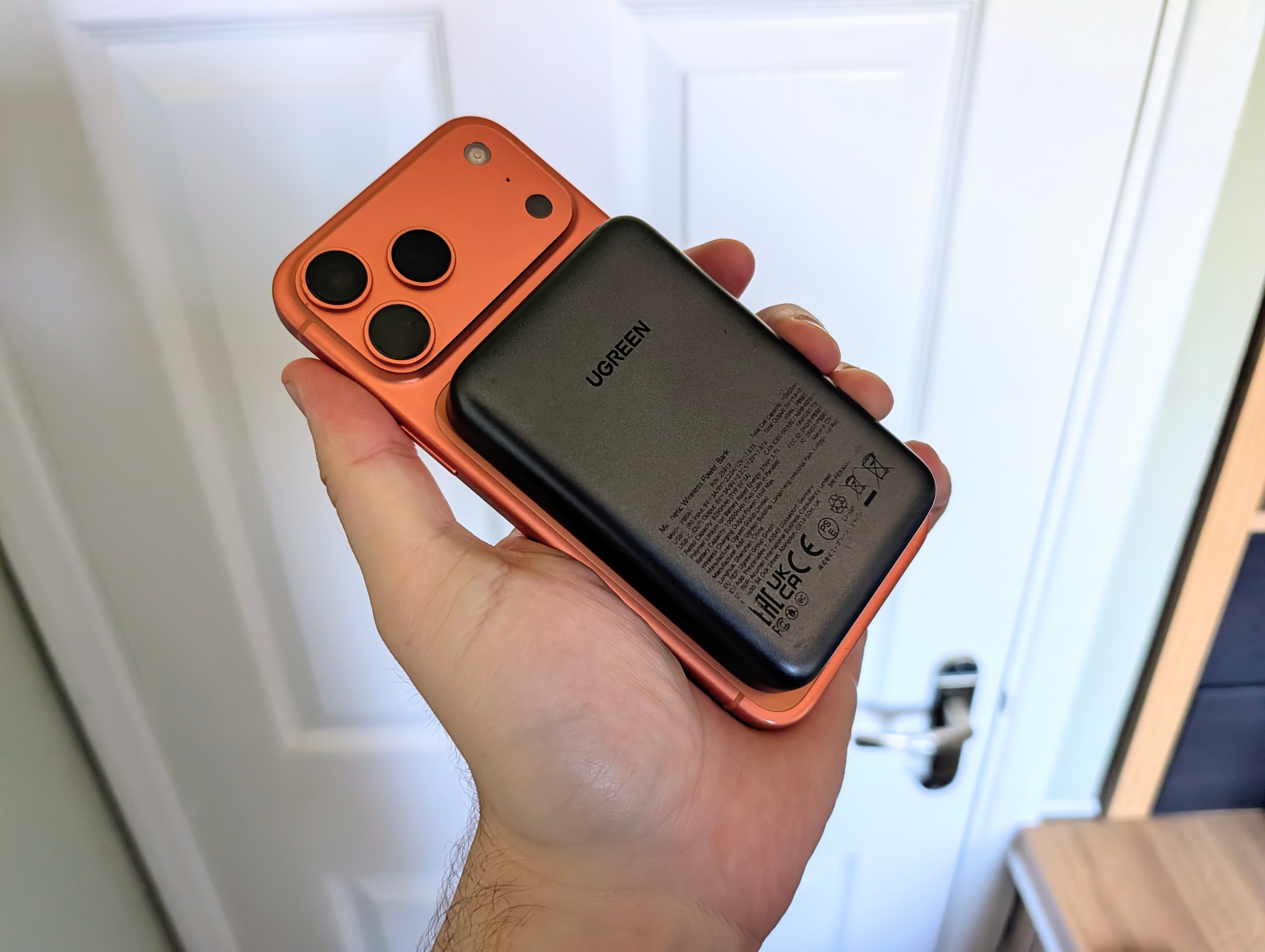 ugreen 10kmah magnetic battery pack and iphone 17 pro max