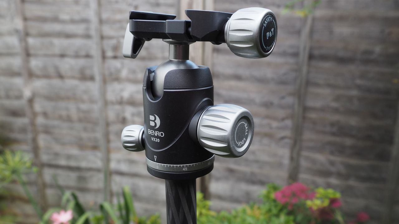Benro Rhino FRHN05CVX20 travel tripod review