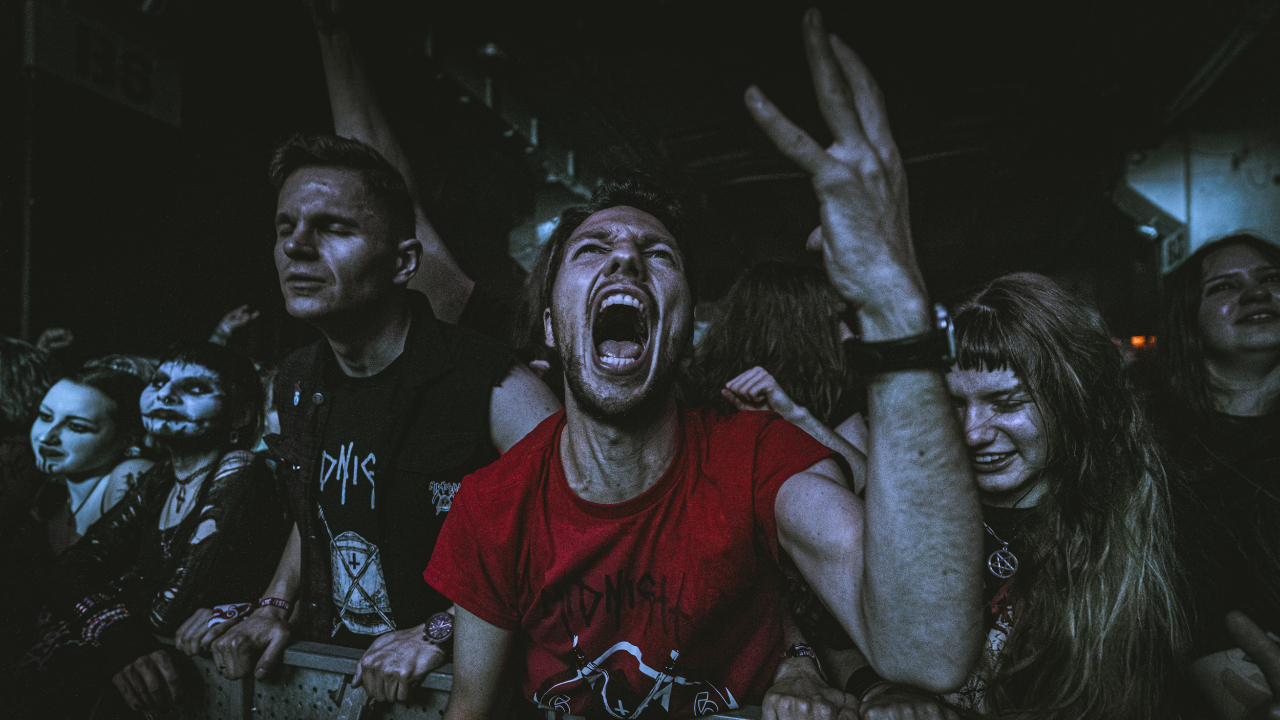Mystic Fesitval stage with a huge crowd
