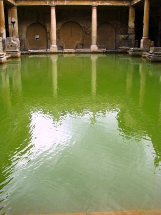 ancient-roman-baths-england-7-100812-02