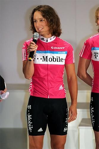 Double world cup winner Oenone Wood has moved to the squad from Team N&uuml;rnberger.