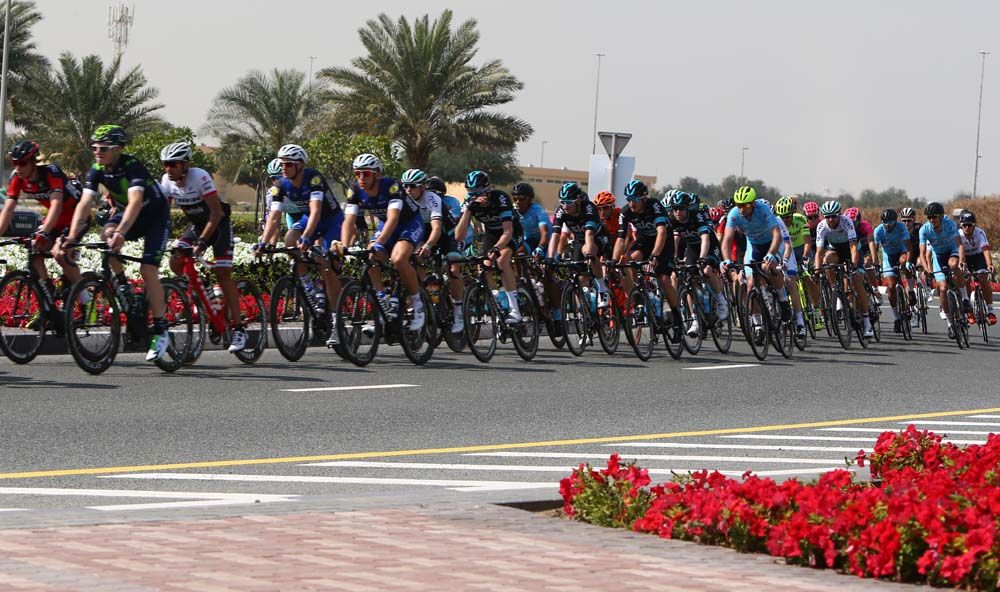 Etixx-QuickStep working for Marcel Kittel in the peloton