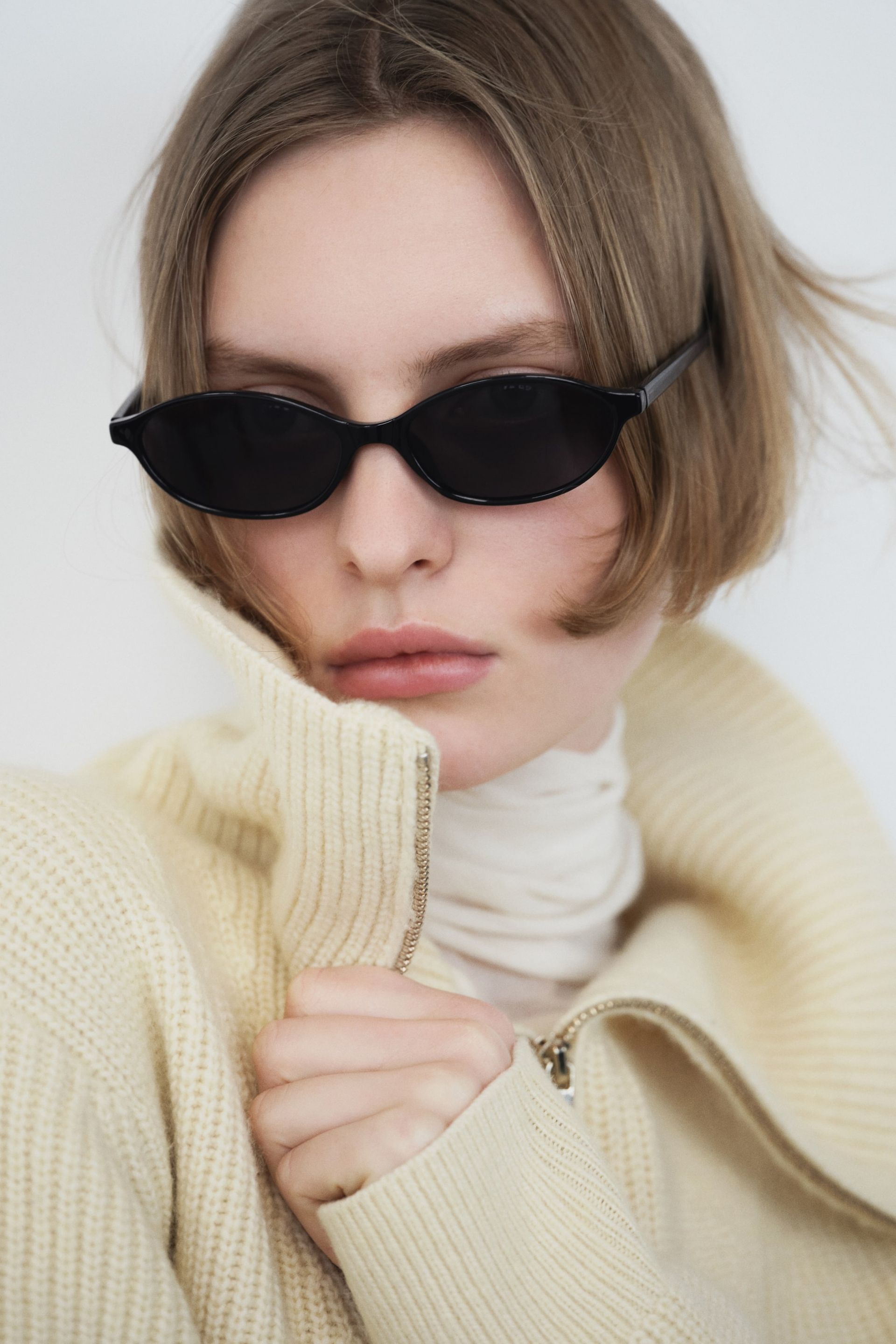 Oval Sunglasses - Black
