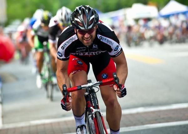 Canadian Ed Veal (Jet Fuel Coffee/La Bicicletta) attacking on the straightaway.