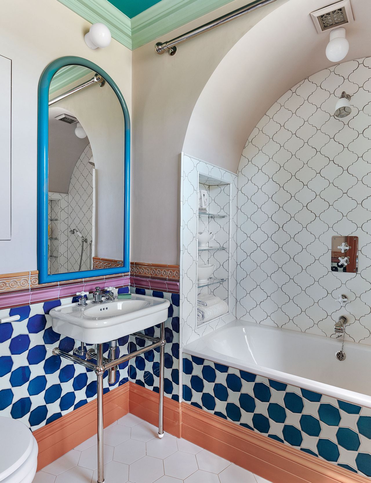 Antique bathroom ideas: 5 ways to add vintage charm and delight | Homes ...