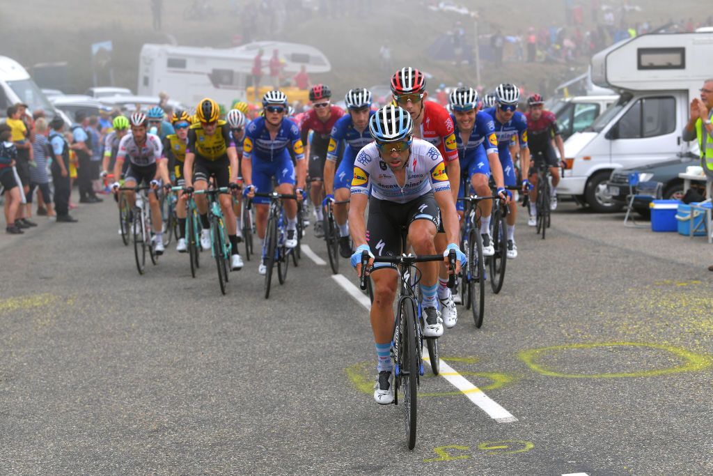 Maxi Richeze (Deceuninck-QuickStep) leads the peloton
