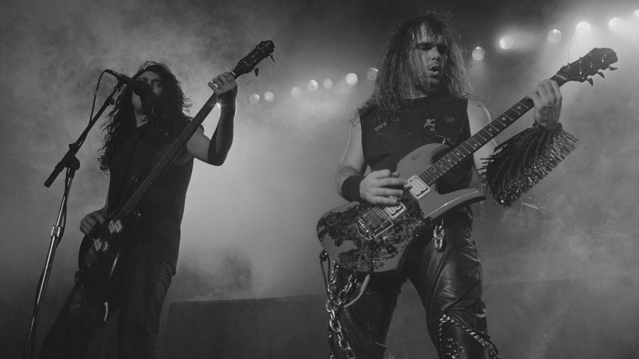 Tom Araya and Kerry King of Slayer onstage in 1986