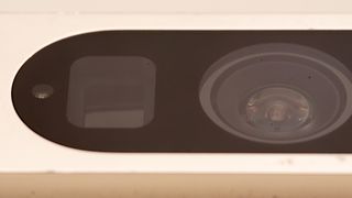 Le module caméra du Google Pixel 8 Pro vu de près