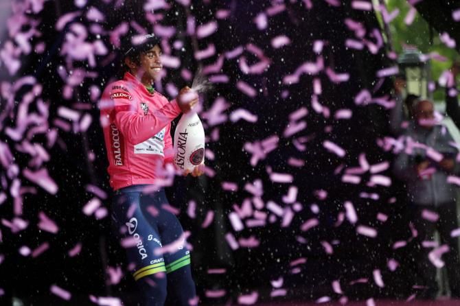Michael Matthews (Orica - GreenEDGE) moves into the race lead